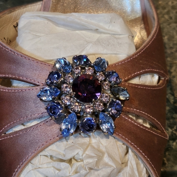 Stuart Weitzman 'Goodlife' Satin Peep Toe Pink Blush Rhinestone Heels Sz 7.5 - Picture 2 of 9